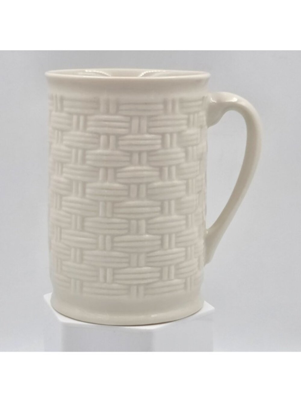 Belleek Pottery Shamrock Basketweave Himself Mug - Picture 3 of 7